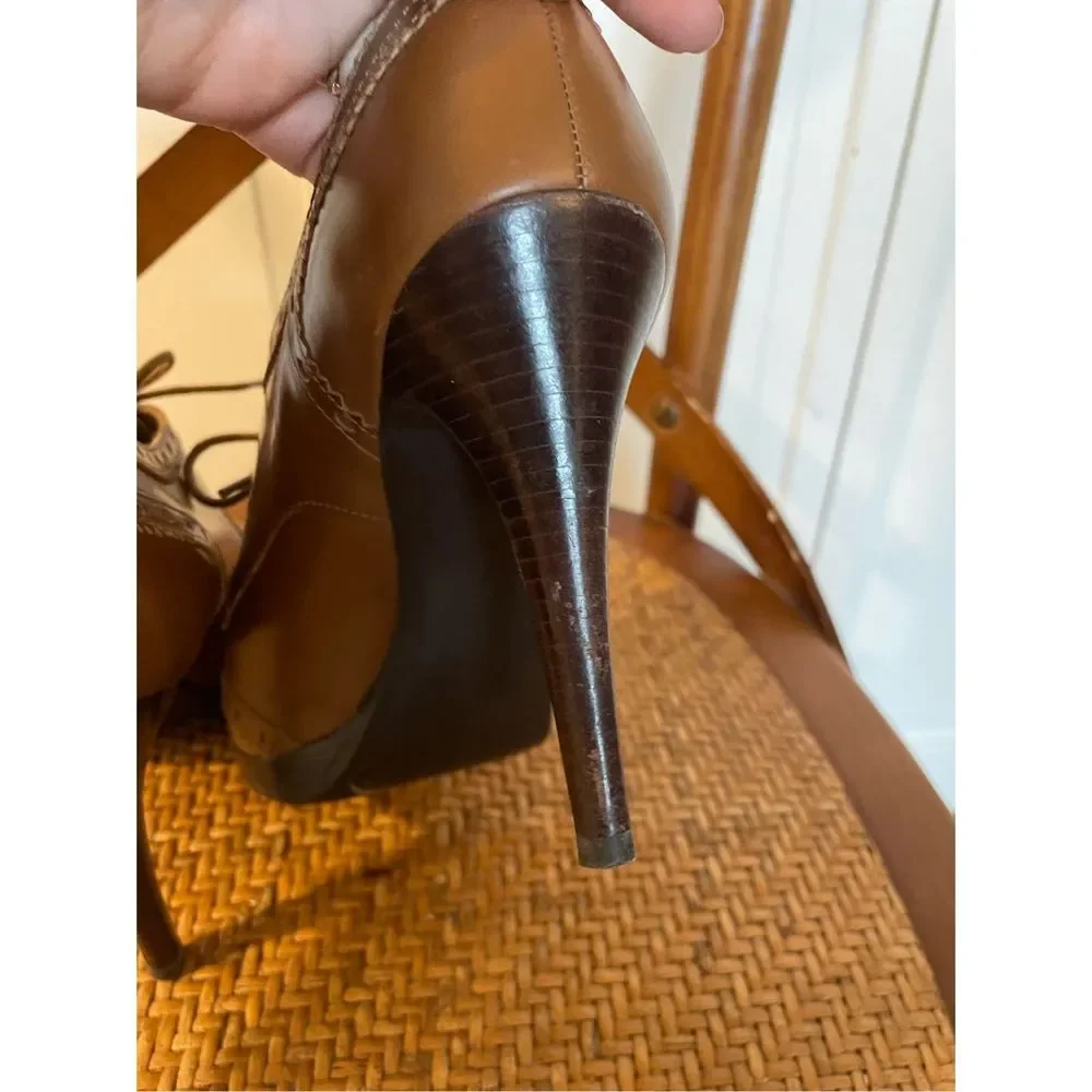 Bcbg girls leather heeled booties size 6.5